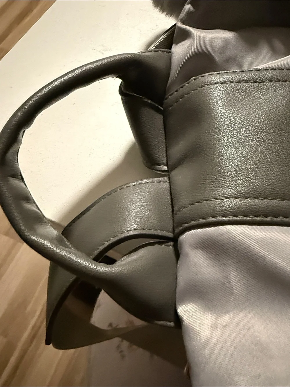 🍂🍁 NEW-🍁Pampered Chef Gray Backpack with Faux Leather Center Panel